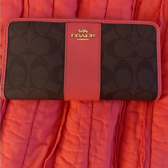 Coach Pink and Brown Wallets Elegant Design - Picture 1 of 12